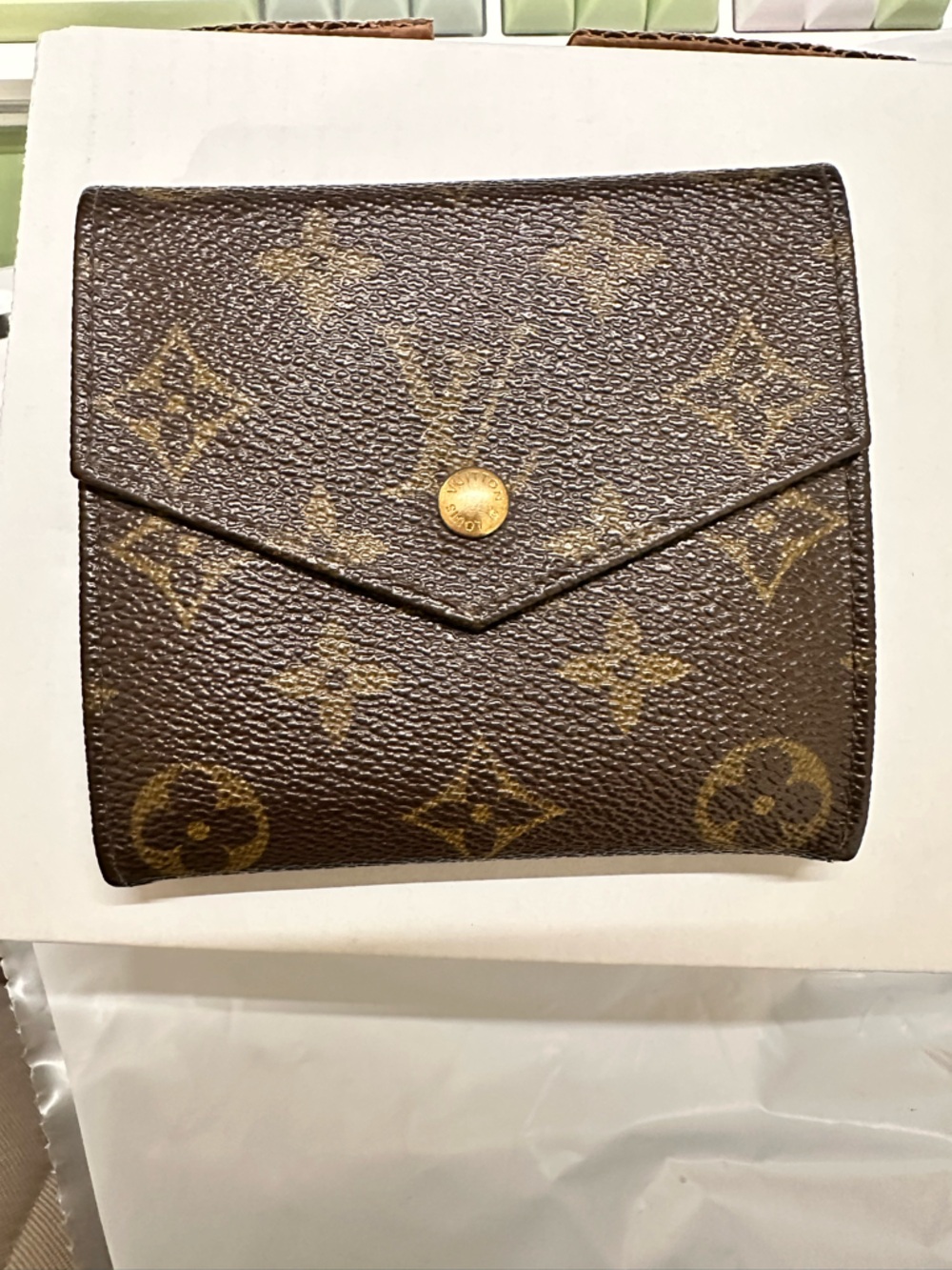 AUTHENTIC Louis Vuitton Monogram Elise Wallet